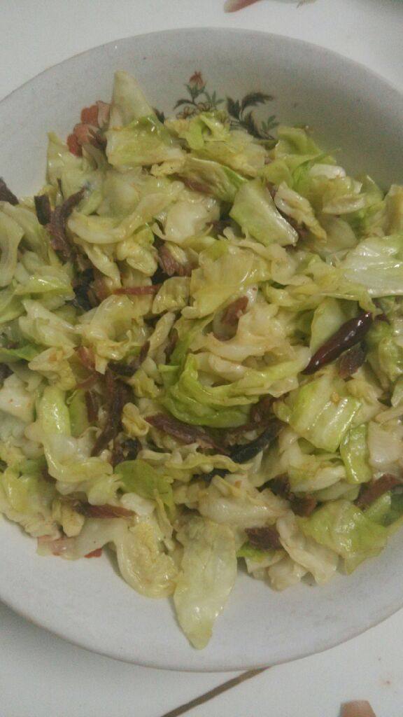 腊肉包菜丝