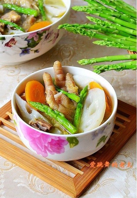 芦笋莲藕炖鸡块