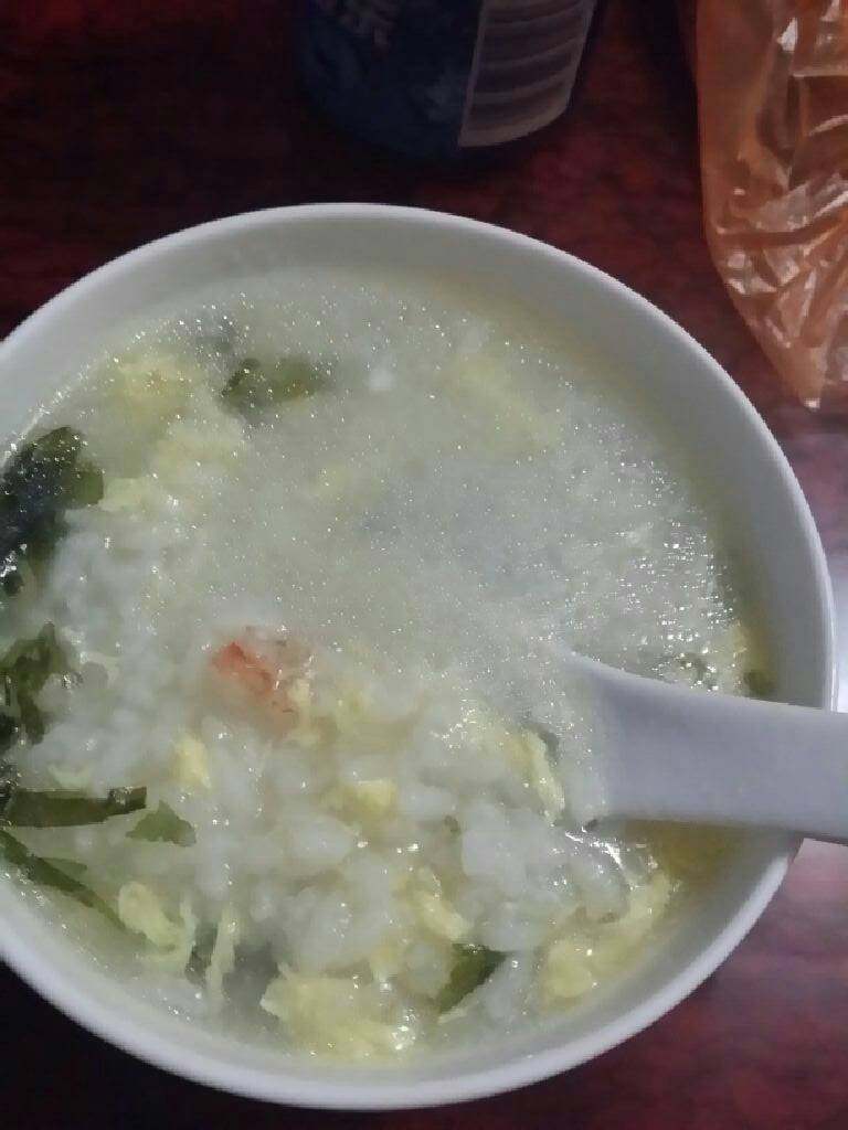 鸡蛋紫菜粥,大概十分钟就好了，不过，时间久一点煮出来的粥会更好喝一点，