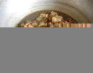 沙茶卤牛筋,电高压锅上汽后压大约40分钟后取出,转入炒锅中