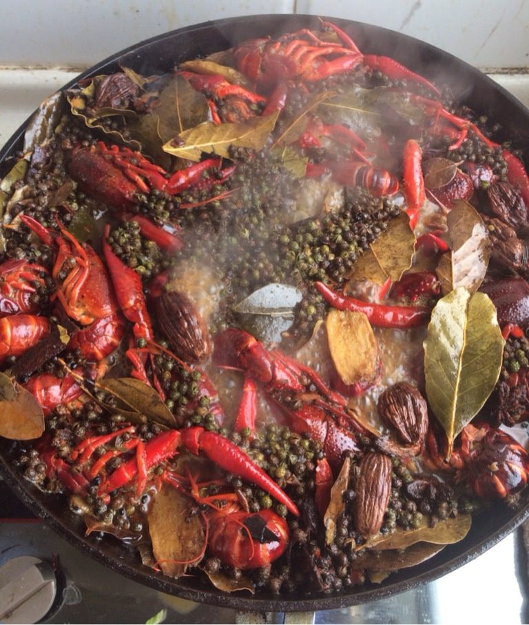 秘制麻辣口味虾,如图