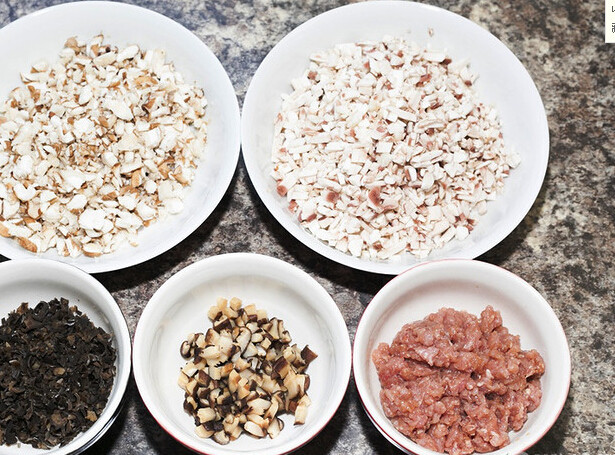 西施豆腐,全部配料洗净切碎末待用