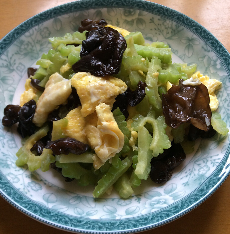 苦瓜木耳炒鸡蛋