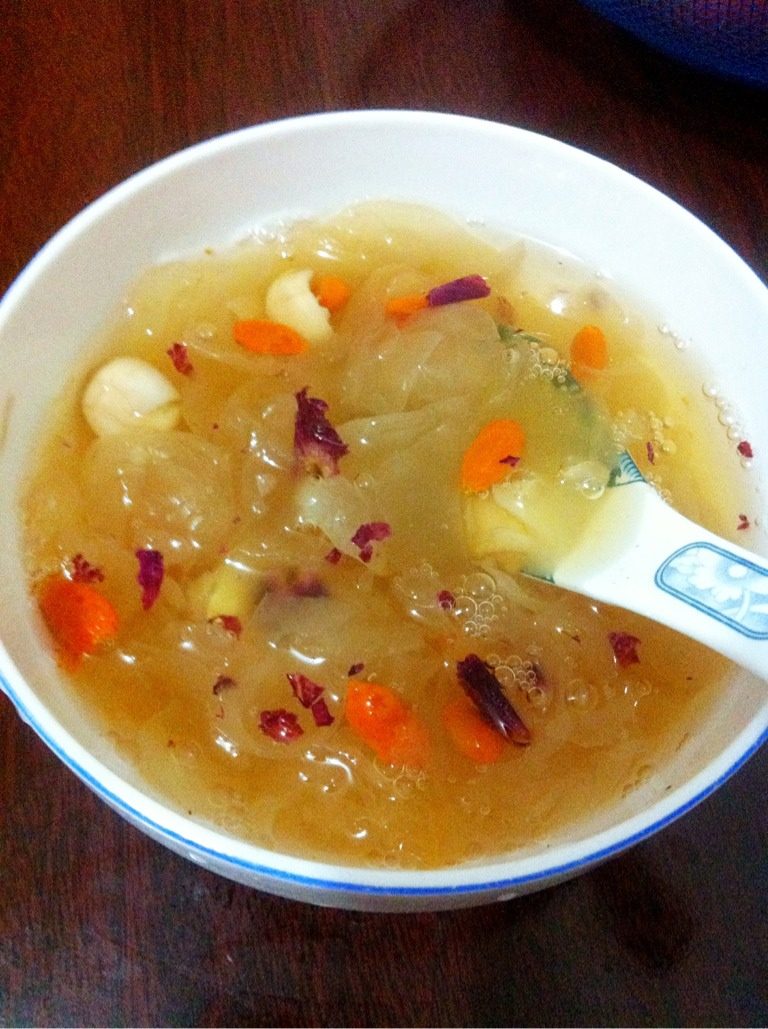 玫瑰银耳汤