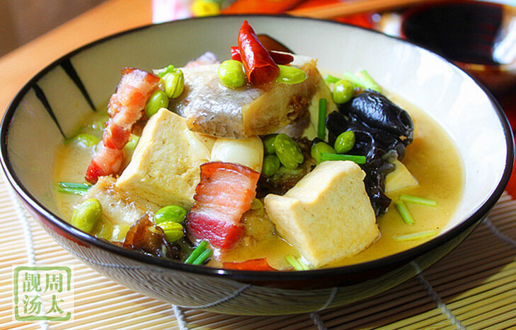 鱼鲞腊肉炖豆腐