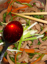 红油肚丝,加葱姜丝、<a style='color:red;display:inline-block;' href='/shicai/ 852'>辣椒油</a>拌匀即可