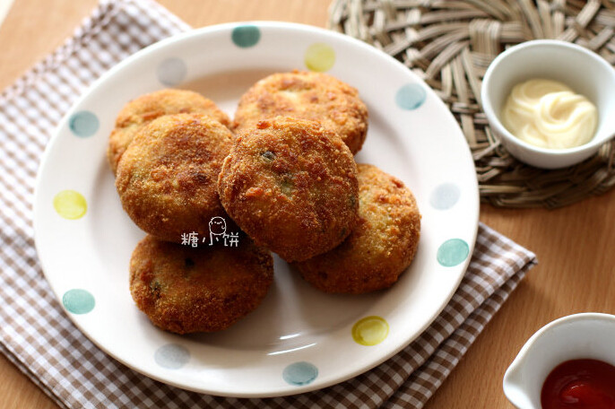 咖喱鸡肉可乐饼