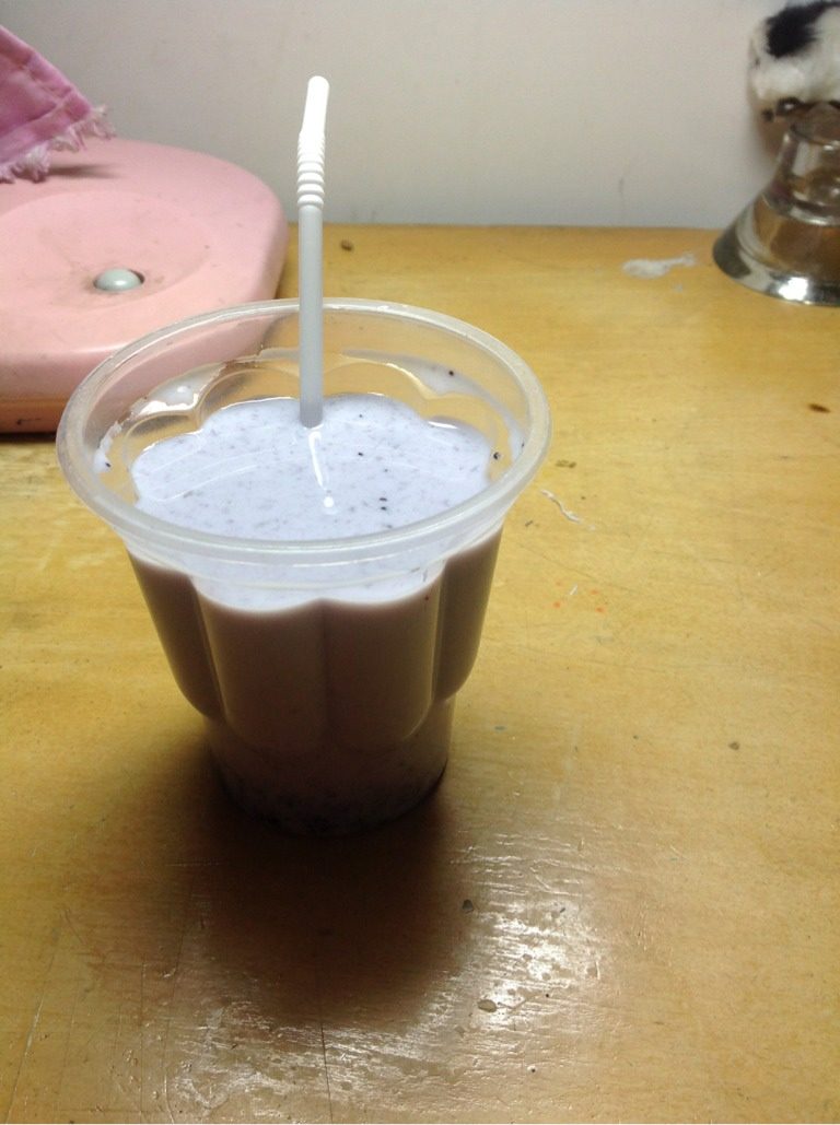 蓝莓牛奶