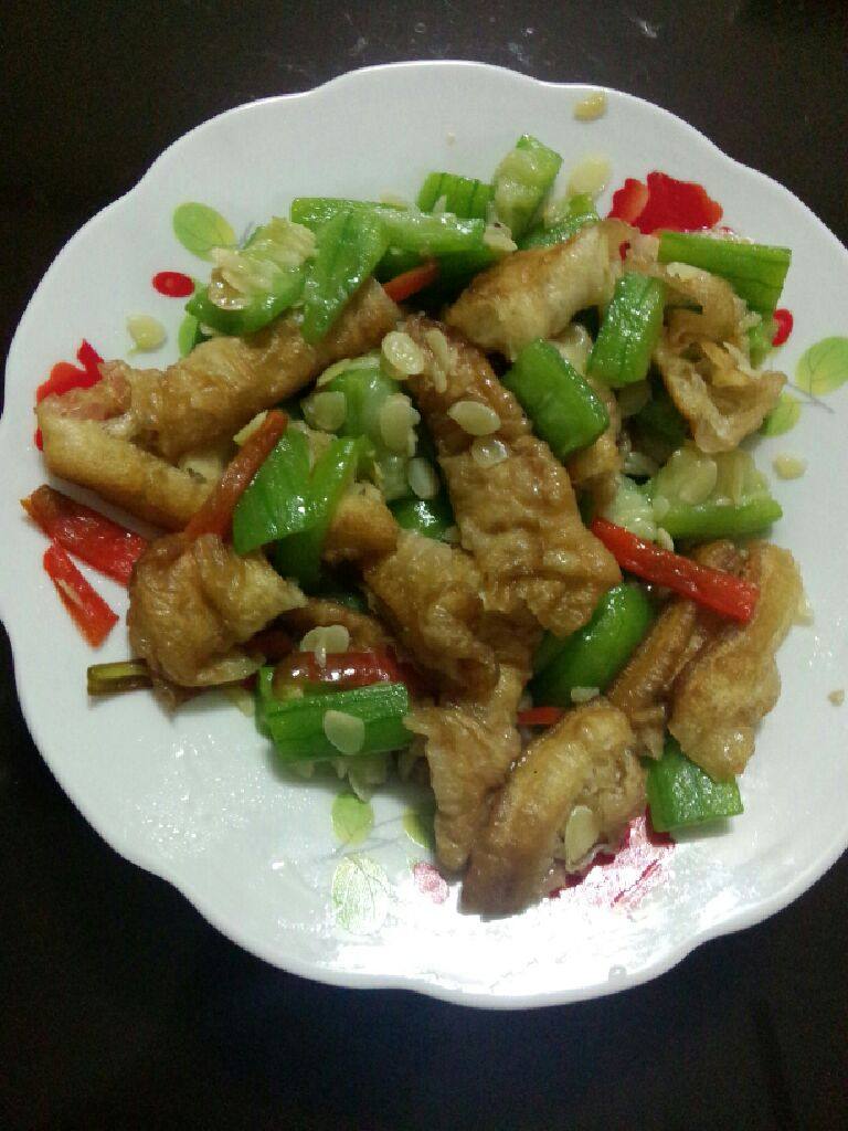 丝瓜烩油条
