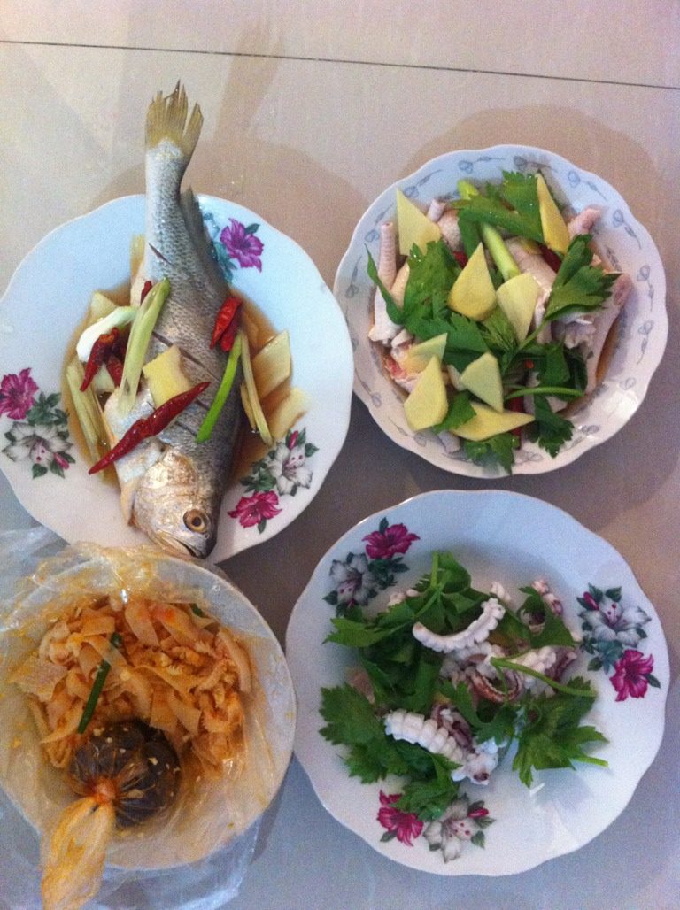 鱼，鸡爪，鱿鱼