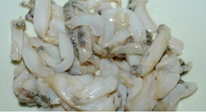 鲍鱼粥,将鲍鱼8个打花,4个切成丝