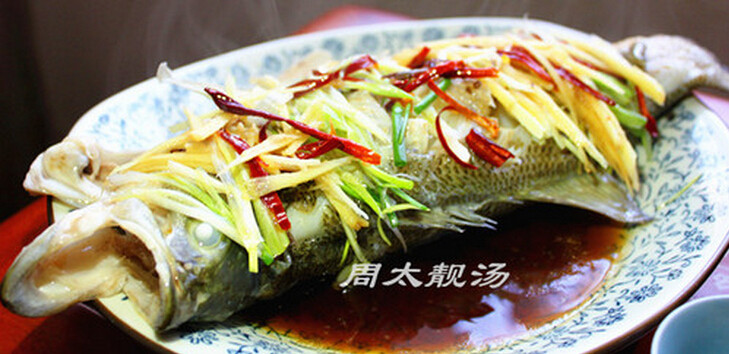 清蒸鲈鱼  