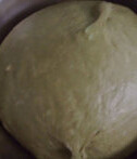 抹茶红豆包,面团进行基础发酵,约原来的2.5倍