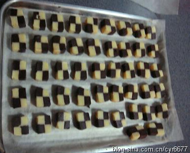 棋格曲奇,铺入烤盘,190度10分钟左右