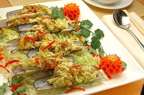 面豉烧龙虾及生豪伴海胆