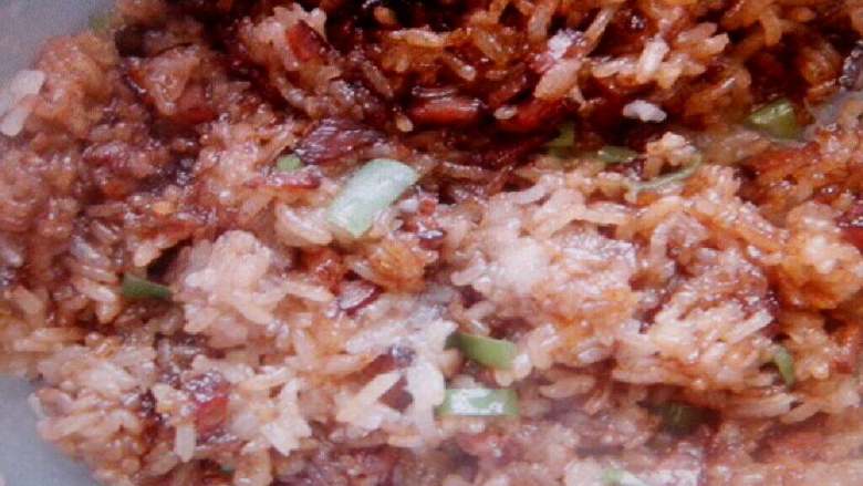 糯米腊肠肉卷,炒好了