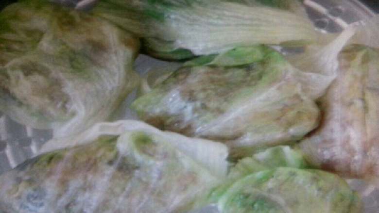 糯米腊肠肉卷,蒸大概3、4分钟