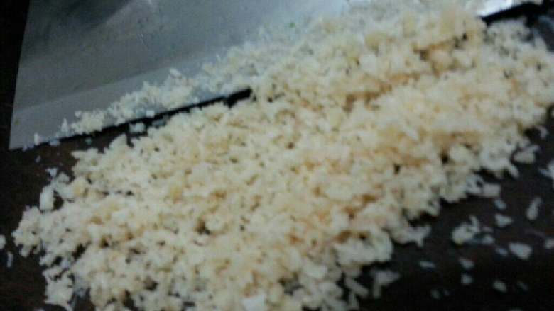 自制厚蛋烧,<a style='color:red;display:inline-block;' href='/shicai/ 197'>瑶柱</a>泡开剁碎