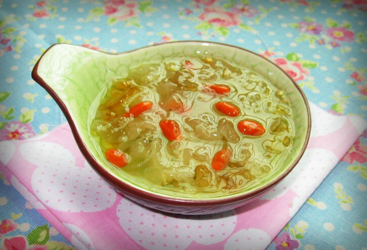 桃胶银耳羹 
