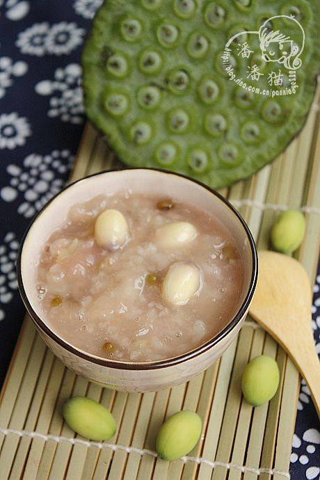 鲜莲子银耳绿豆粥