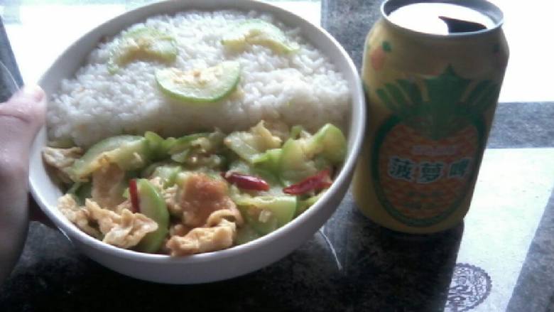 西葫芦鸡蛋拌饭