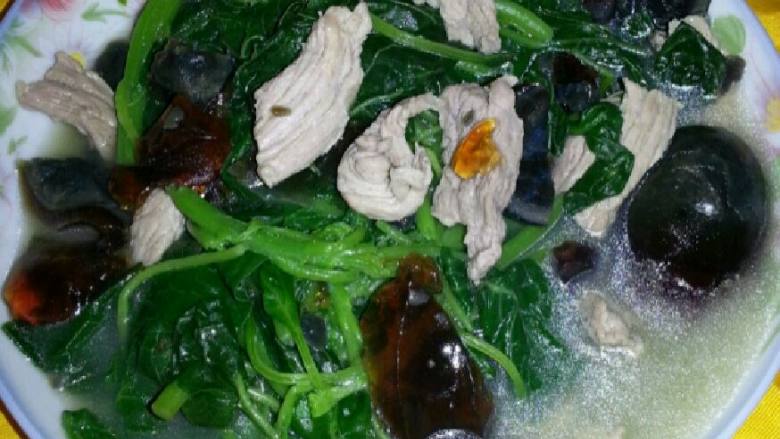 皮蛋瘦肉菠菜汤