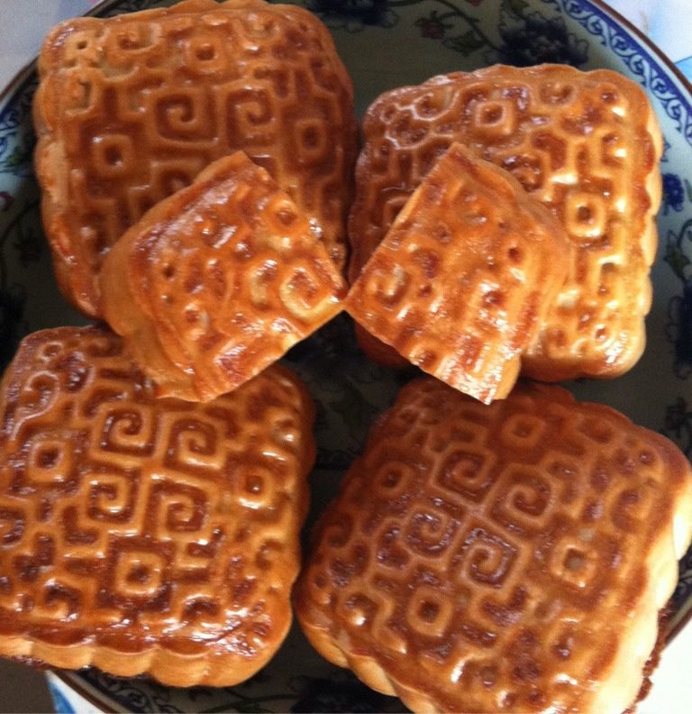 红豆蛋黄月饼