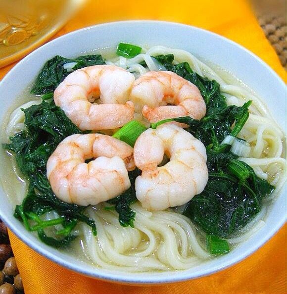 芹香虾仁面