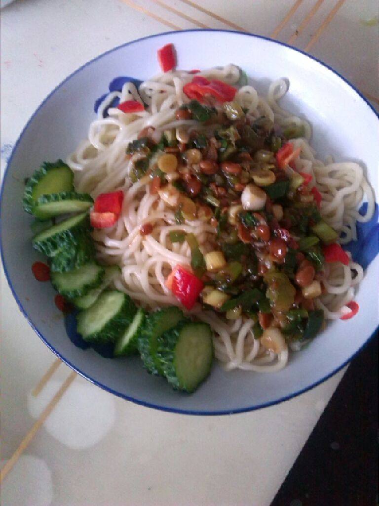 香葱油泼面
