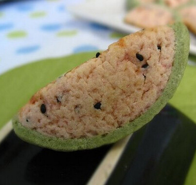 西瓜饼干,烤箱预热175度,中层,15分钟