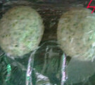 海苔芝士面包,把面团发酵到约原来的2倍左右,分成2份,排气滚圆松弛