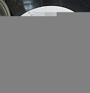 菠萝炒鸡块 ,菠萝切块，青红椒切小块，蒜头切片、姜切片