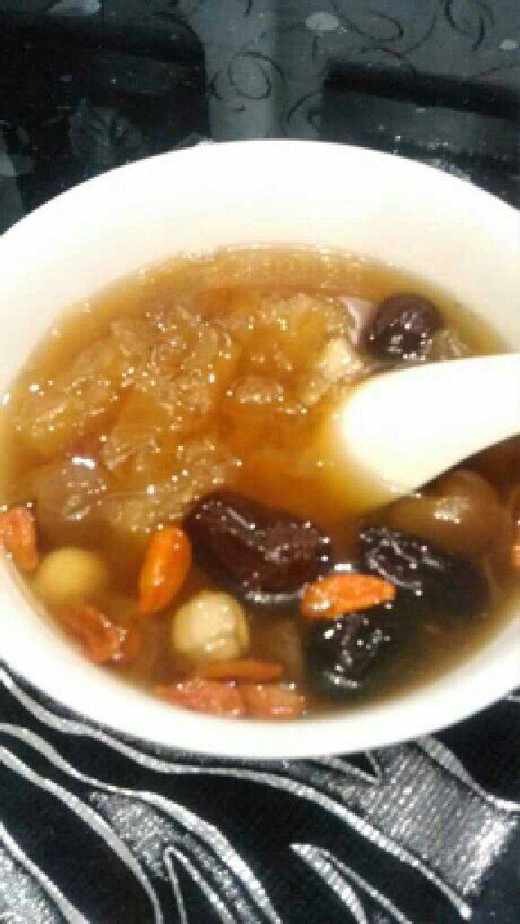 银耳莲子羹