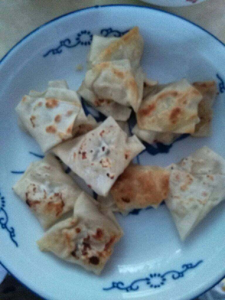 香蕉煎饼,在放在平底锅炸一下，熟之后可以在放一点水果酱。