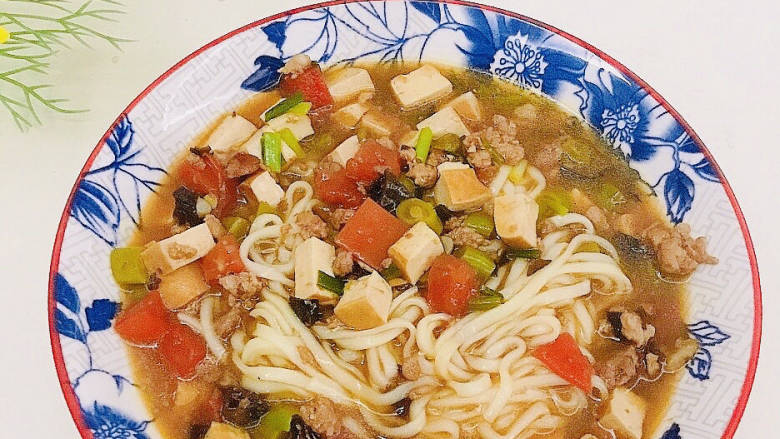 豆腐卤面,一碗热乎乎的豆腐卤面就做好了,开吃!