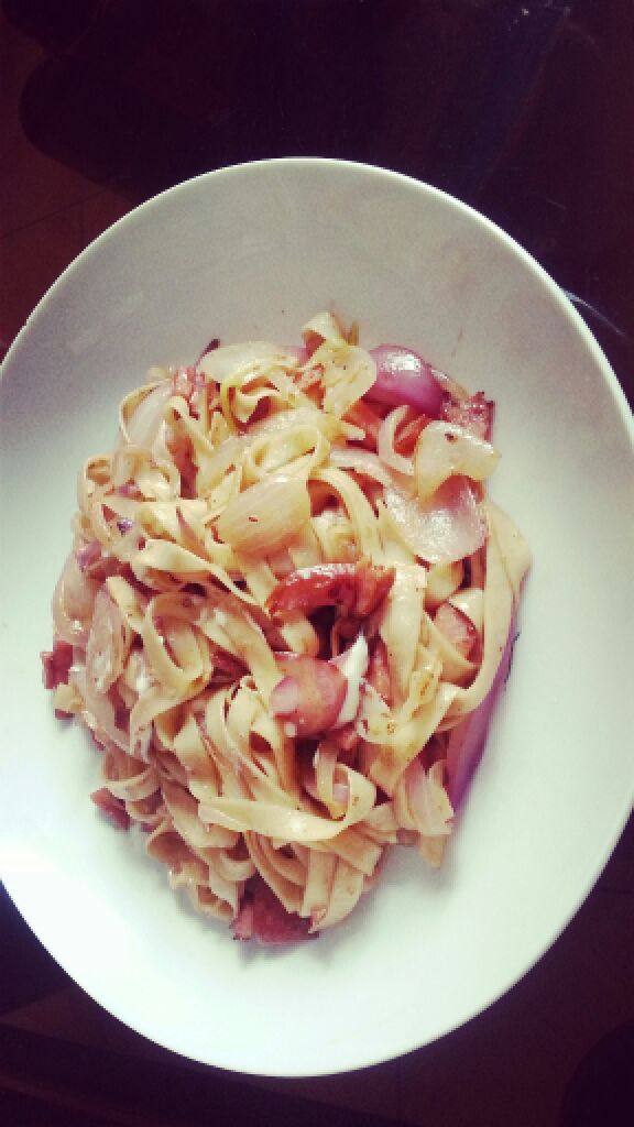 洋葱沙拉火腿面