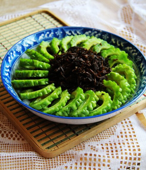 梅菜蒸苦瓜