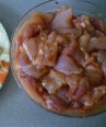 香辣土豆烧鸡腿,鸡腿去骨，加<a style='color:red;display:inline-block;' href='/shicai/ 720'>胡椒粉</a>、盐、<a style='color:red;display:inline-block;' href='/shicai/ 718'>料酒</a>、<a style='color:red;display:inline-block;' href='/shicai/ 865'>蜂蜜</a>、<a style='color:red;display:inline-block;' href='/shicai/ 691'>辣椒酱</a>，腌30分钟