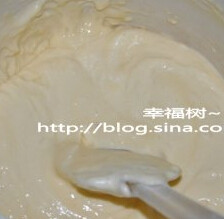 脆皮蛋糕,筛入低粉，搅拌均匀，同时预热烤箱了：160度