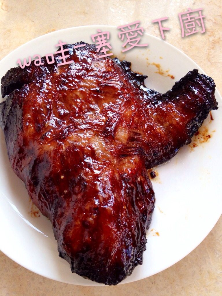 叉烧肉,接着放凉切片，整个菜就完成喽！