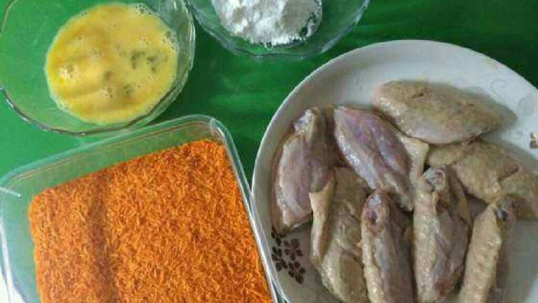 黄金鸡翅,准备食材。