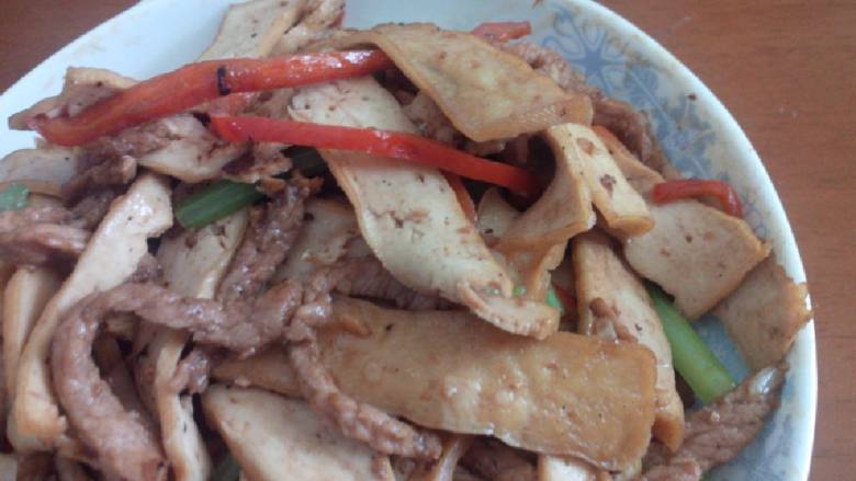 西芹香干炒肉丝