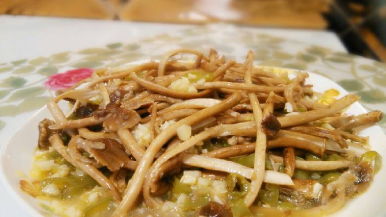 清蒸辣味蒜香茶树菇
