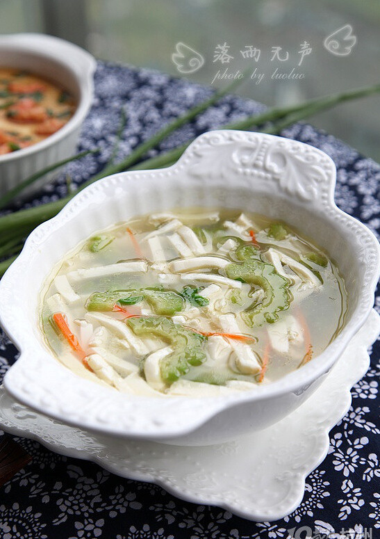 苦瓜豆腐汤
