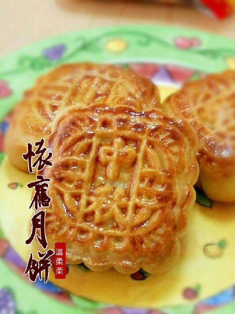 怀旧广式月饼,烤好的月饼不能马上食用,要等3天时间回油。