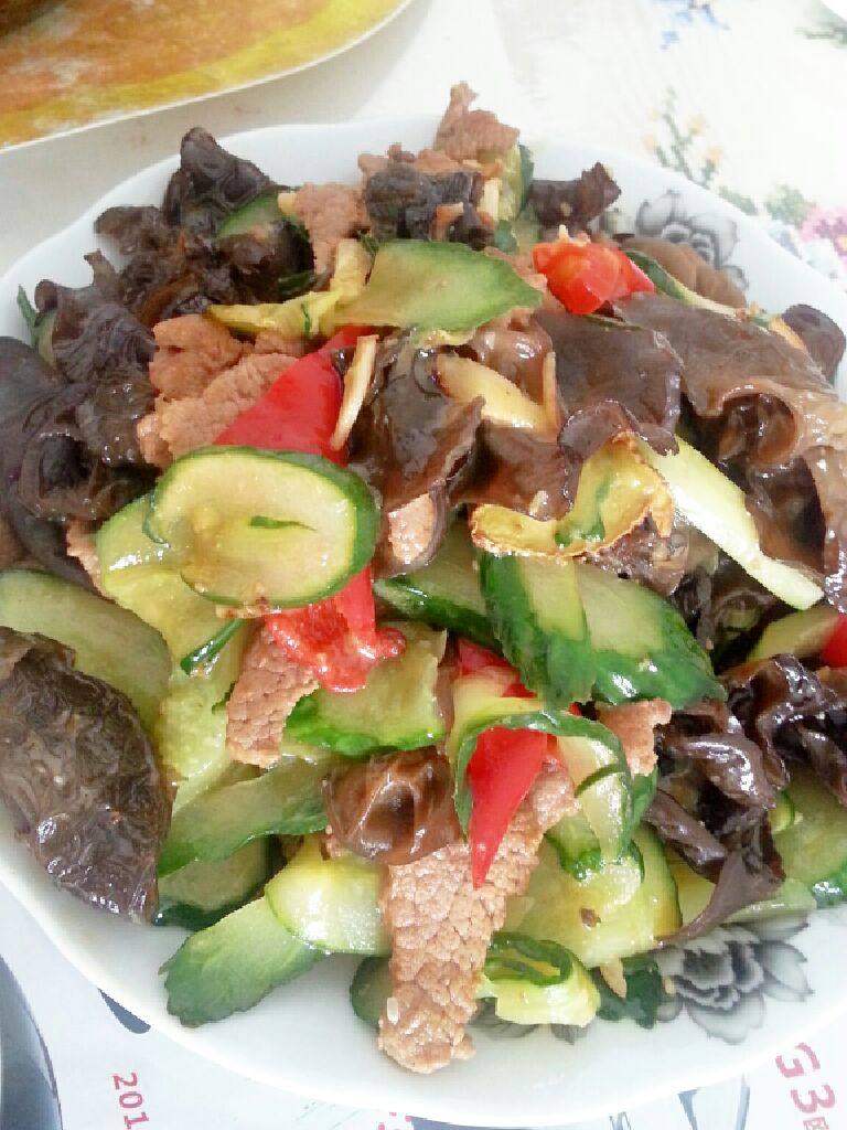 木耳黄瓜炒牛肉