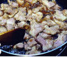 辣白菜炒肉 ,加入<a style='color:red;display:inline-block;' href='/shicai/ 718'>料酒</a>，<a style='color:red;display:inline-block;' href='/shicai/ 721'>蚝油</a>，<a style='color:red;display:inline-block;' href='/shicai/ 762'>老抽</a>，转中小火翻炒至肉完全白变