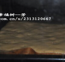 枣糕!,然后加入枣泥翻拌均匀,烤盘铺上油布或者烤纸,倒入蛋糕糊