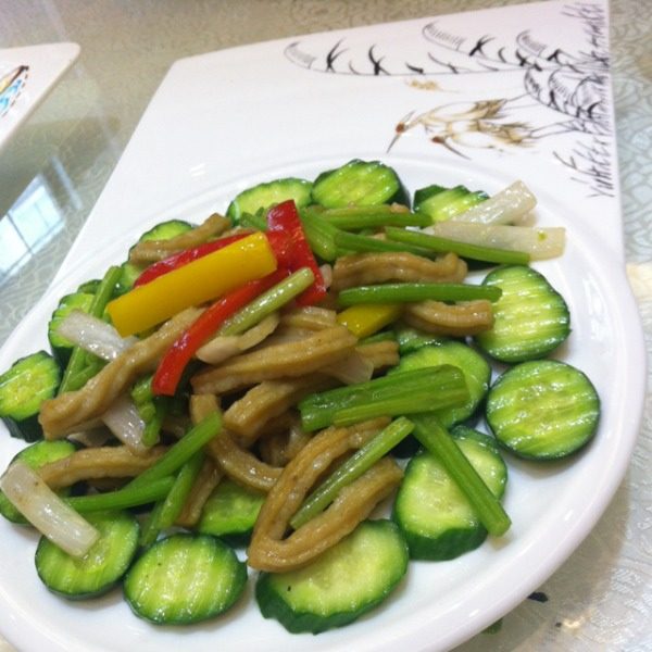 香芹炒鱼丝