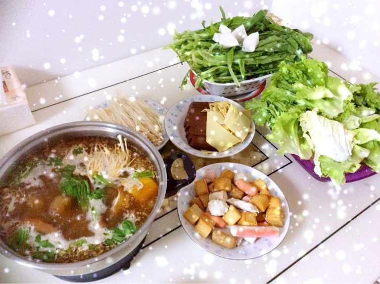 羊排火锅,如图